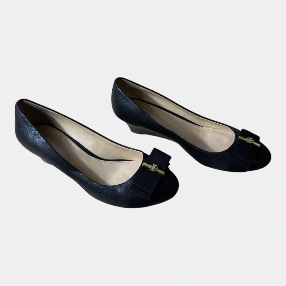 Tory Burch Wedge Flats Size 8C Black Leather Bow Logo Comfort Low Heel Shoes